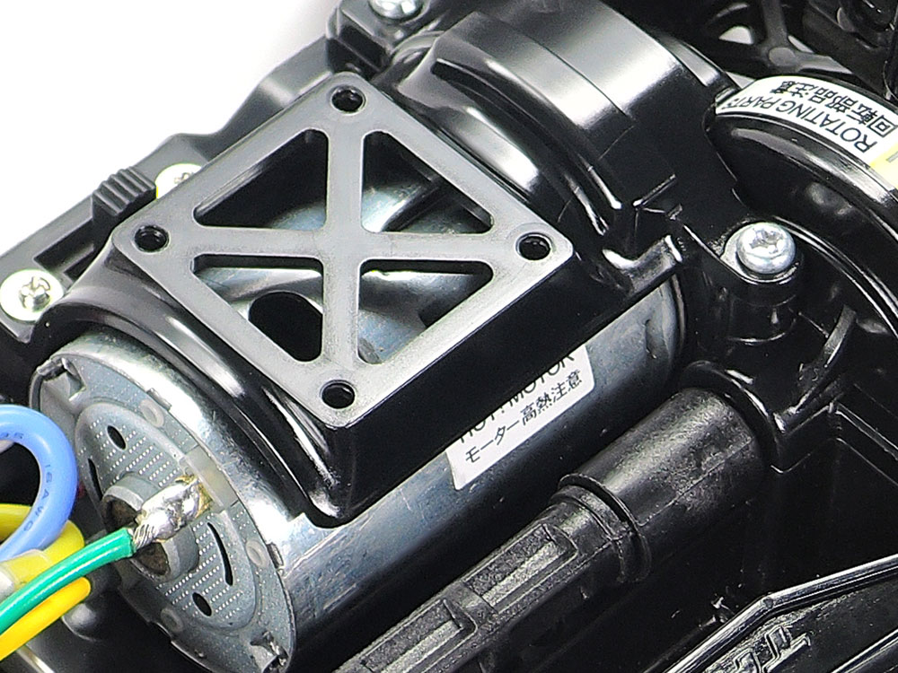 摩打蓋備有可拆卸式的冷卻風道,相片顯示拆除後的樣子。 Motor cover includes removable cooling duct (not attached in image).